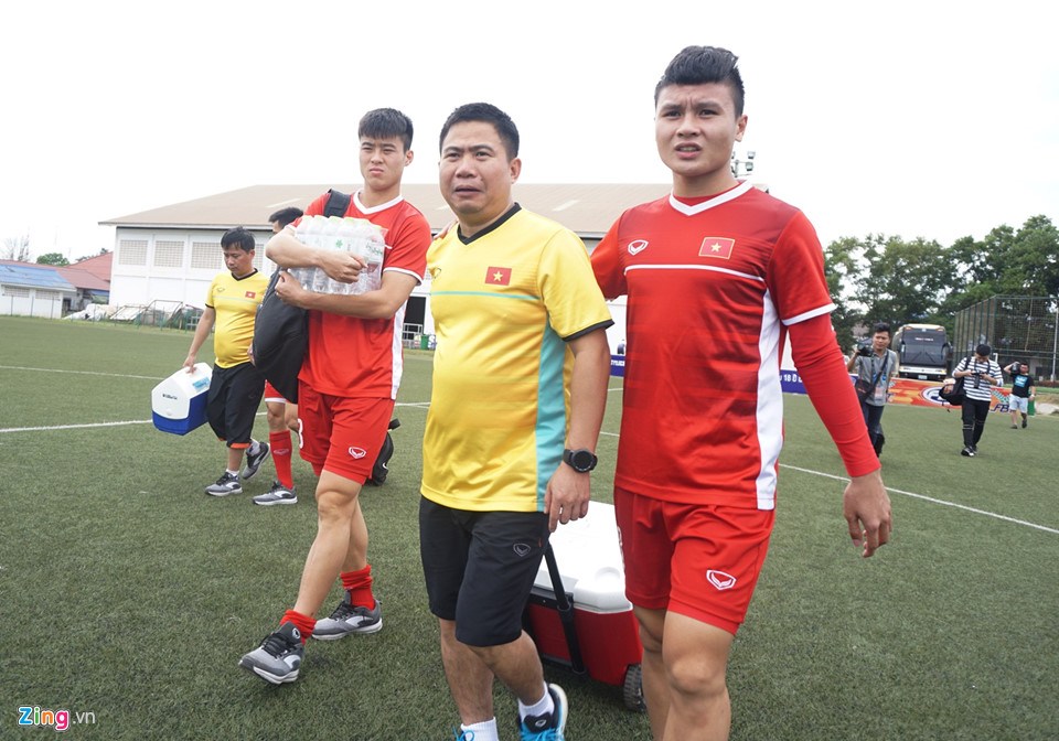 Van Quyet chan thuong, Viet Nam tro lai san tap ngay sau chien thang hinh anh 2